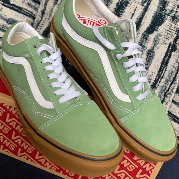 Vans Men’s Old Skool Gum Basil/True White Sneakers - Picture 7 of 16
